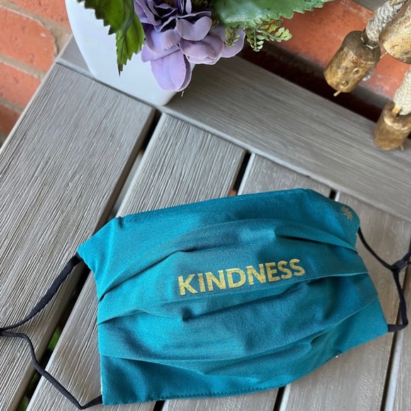 Athleta Accessories - Athleta Kindness Flexible Soft  Face Mask